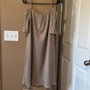 🥳 7/$10!! Pretty, sparky dress